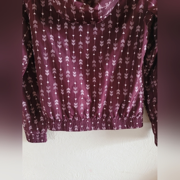 EMPCYRE, Maroon Arrows Windbreaker, Size Small - Picture 4 of 5